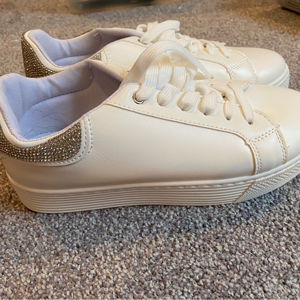 Qupid White Sneakers